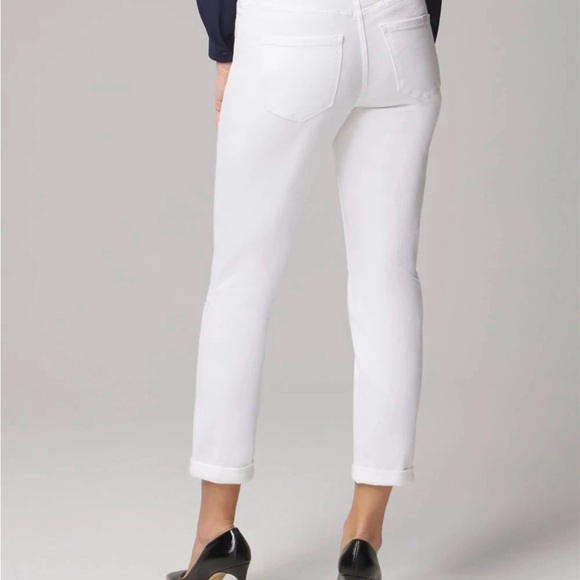WHBM Mid-Rise Everyday Soft Denim™ Girlfriend Jeans - Picture 4 of 8